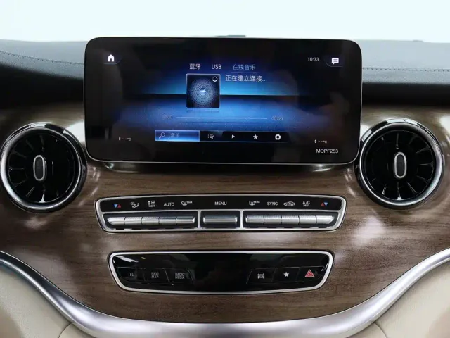 Mercedes-Benz V-Class — Фото автомобиля 18