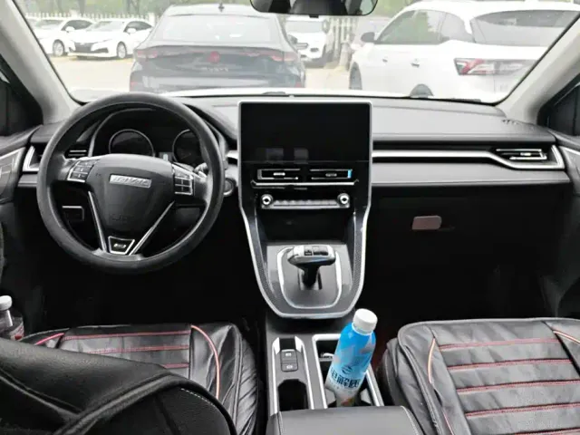 Haval Haval M6 2021 PLUS 1.5T DCT Elite Smart Connect — Фото автомобиля 12