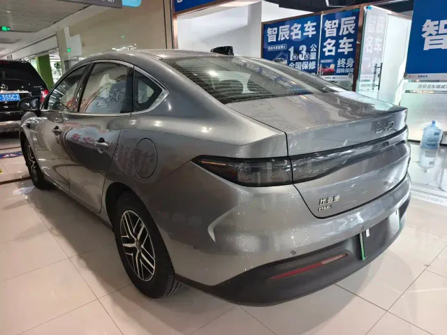 BYD Seal 05 DM-i — Фото автомобиля 9