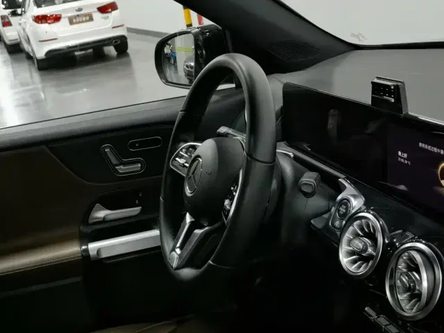 Mercedes-Benz GLB-Class — Фото автомобиля 22