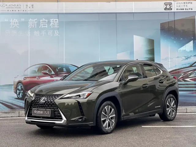 Фотография автомобиля — Lexus UX