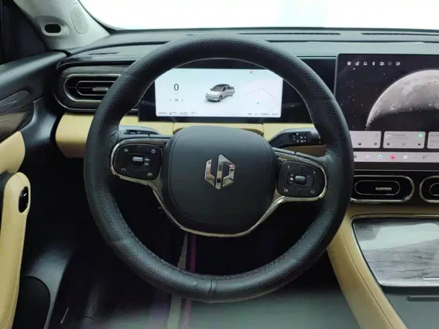 Leapmotor C11 — Фото автомобиля 15