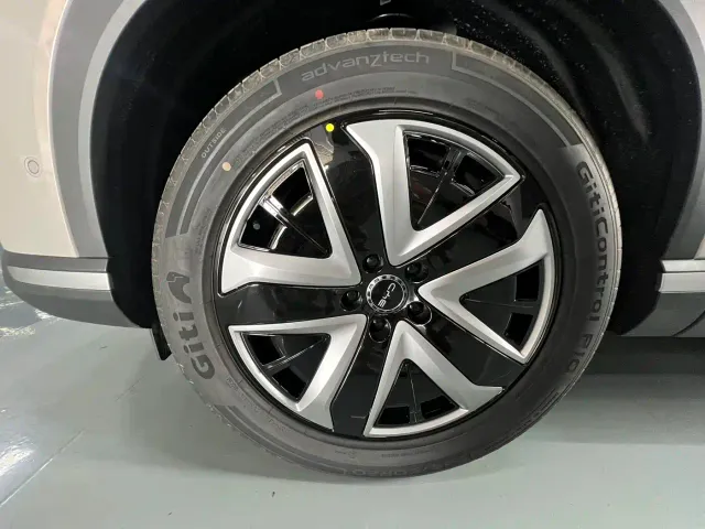 BYD Hai Shi 07 DM-i — Фото автомобиля 9