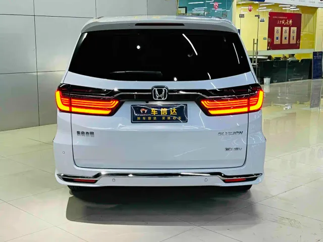 Honda Elysion — Фото автомобиля 2