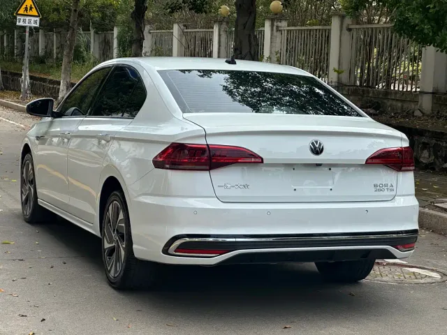Volkswagen Bora — Фото автомобиля 6