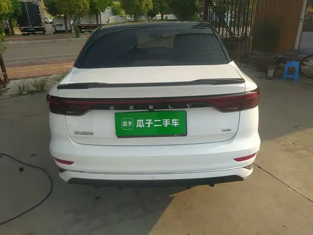 Geely Emgrand — Фото автомобиля 5