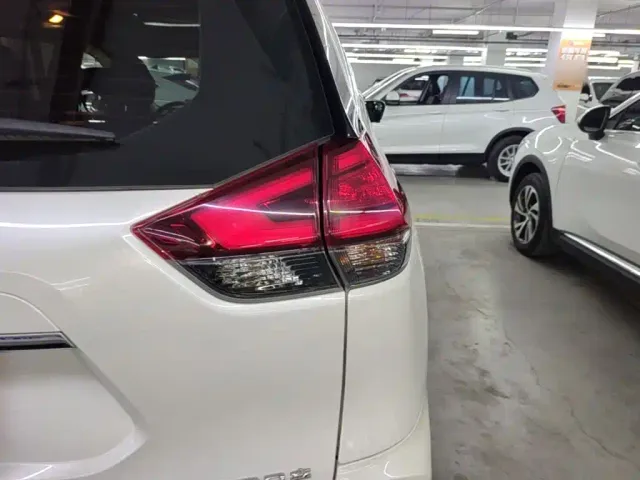 Nissan X-Trail — Фото автомобиля 7