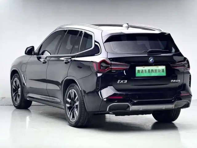 BMW iX3 — Фото автомобиля 4