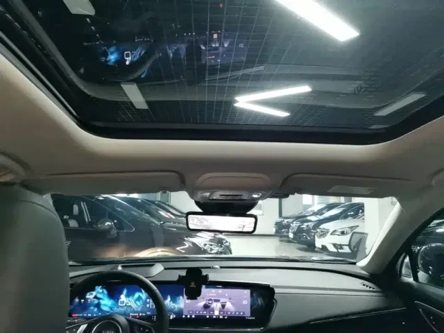 Buick Envision Plus — Фото автомобиля 17