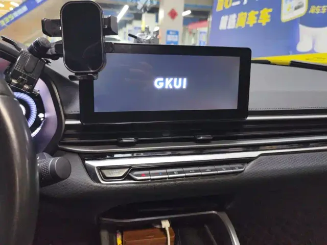 Geely Emgrand — Фото автомобиля 13