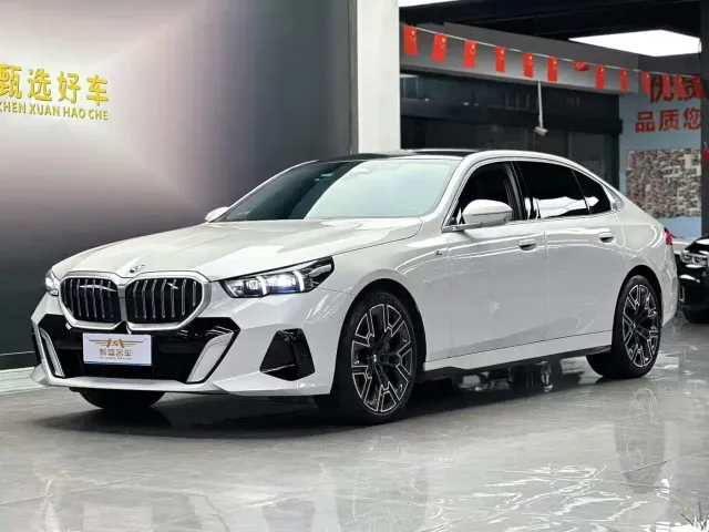 Фотография автомобиля — BMW 5 Series