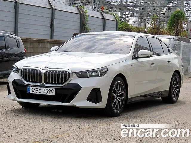 BMW 5-Series — Фото автомобиля 2