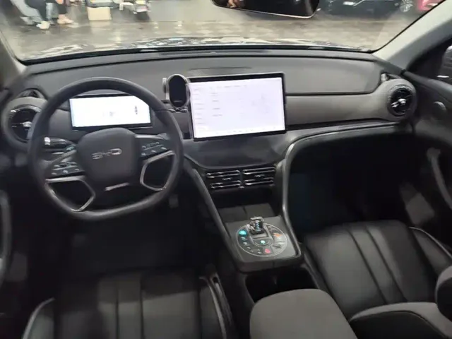 BYD Seal 05 DM-i — Фото автомобиля 9