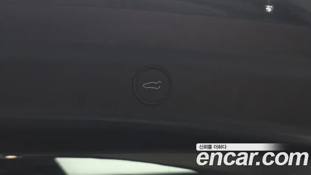 Tesla Model Y — Фото автомобиля 20