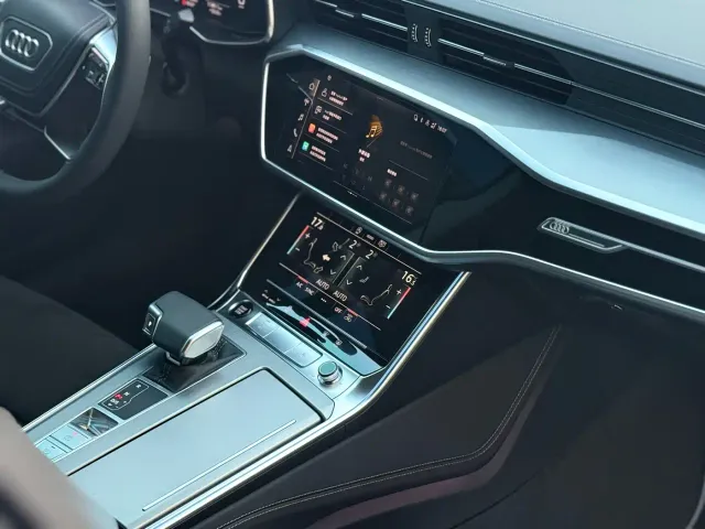 Audi A7L — Фото автомобиля 7