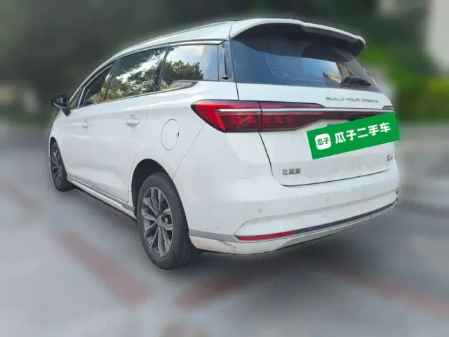 BYD Song MAX — Фото автомобиля 24