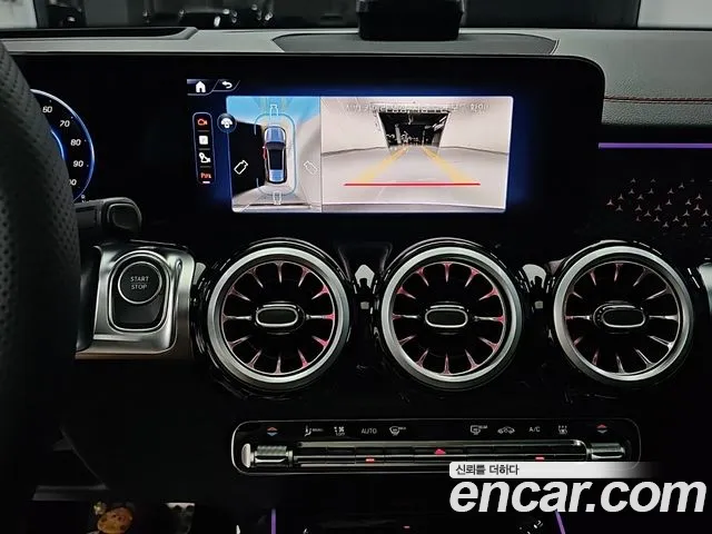 Mercedes-Benz EQB — Фото автомобиля 10