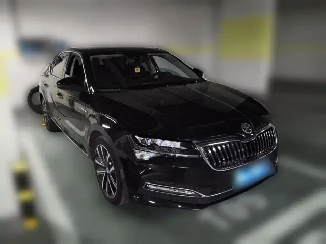 Skoda Superb — Фото автомобиля 3