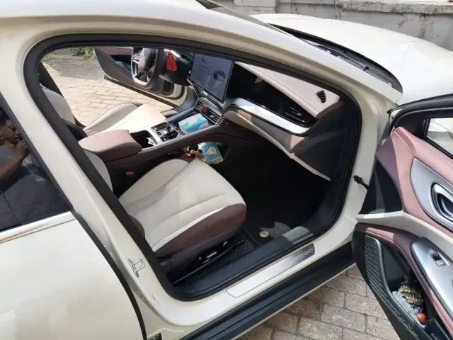 BYD Seal 07 DM-i 2025 Model DM-i 1.5L 125km Luxury — Фото автомобиля 19