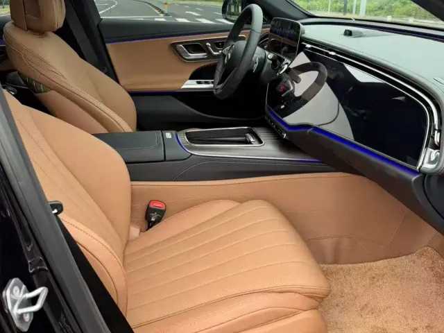 Mercedes-Benz E-Class — Фото автомобиля 7