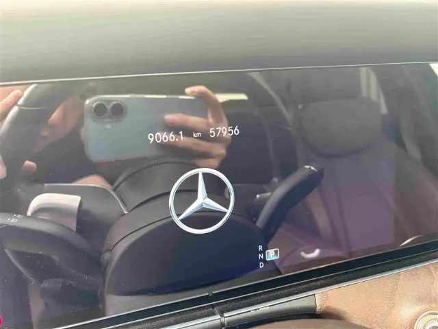 Mercedes-Benz E-Class — Фото автомобиля 3