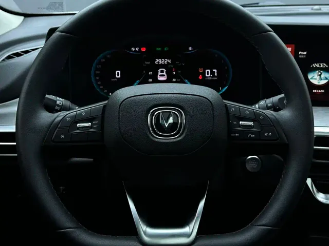 Changan CS35 Plus — Фото автомобиля 12