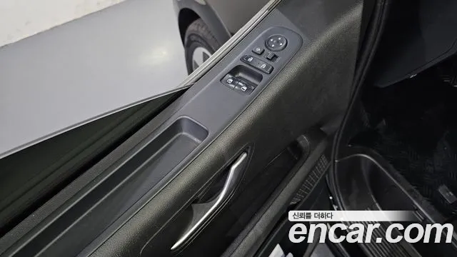 Hyundai Staria Staria 4WD Tourer 11 мест — Фото автомобиля 13