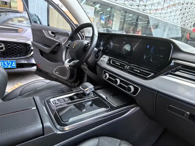Hongqi HS5 — Фото автомобиля 13