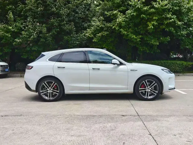 Aito M5 — Фото автомобиля 3