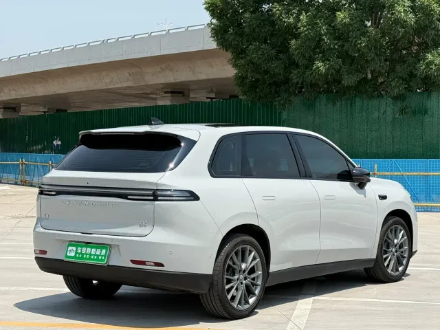 Leapmotor C10 — Фото автомобиля 6