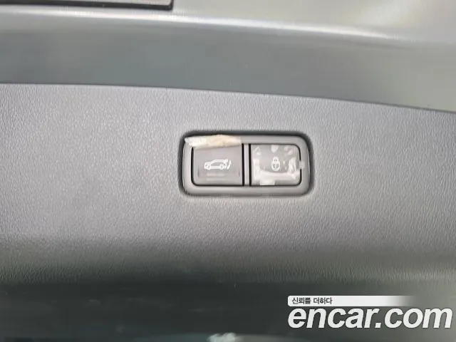 Genesis GV70 — Фото автомобиля 24