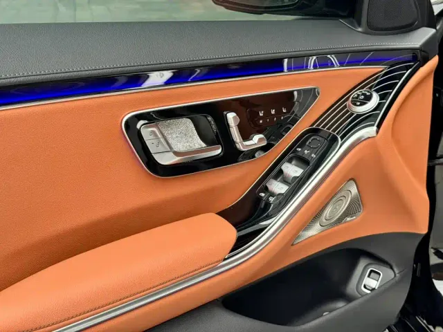 Mercedes-Benz S-Class — Фото автомобиля 12
