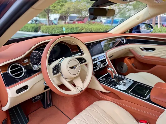 Bentley Flying Spur — Фото автомобиля 4