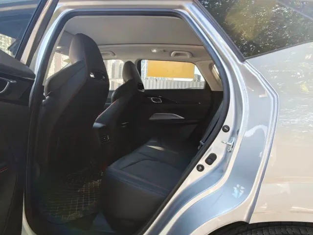 Changan Z6 — Фото автомобиля 5