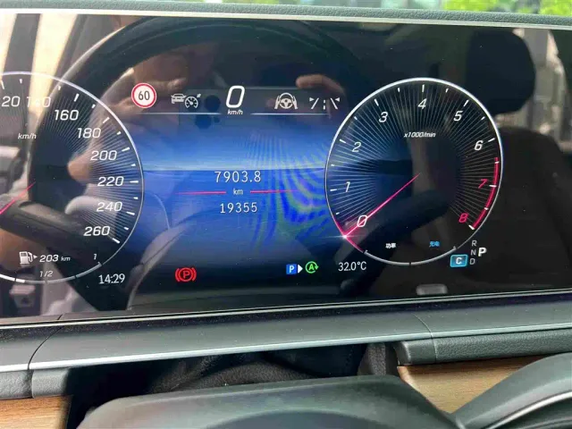 Mercedes-Benz GLS-Class — Фото автомобиля 8