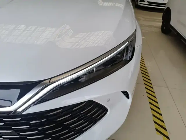 BYD Qin L — Фото автомобиля 23