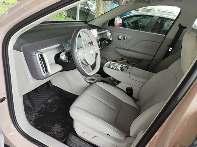 Leapmotor B10 — Фото автомобиля 15