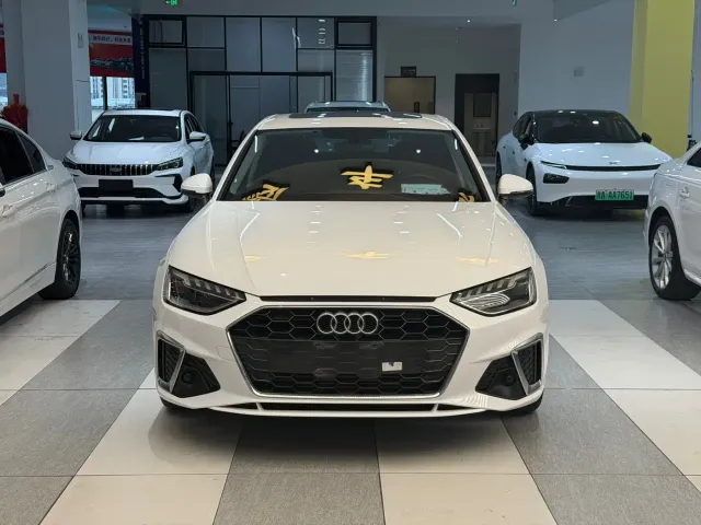 Audi A4L — Фото автомобиля 2