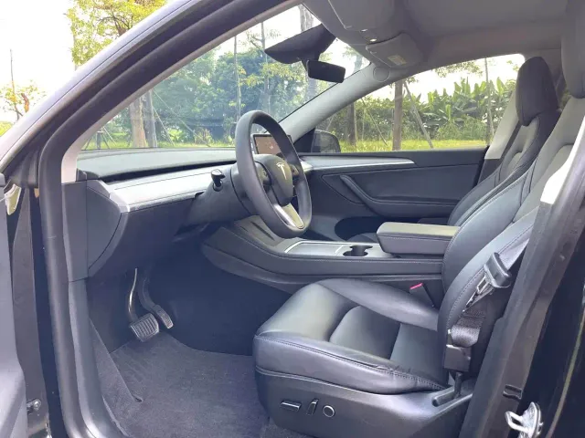 Tesla Model Y — Фото автомобиля 5