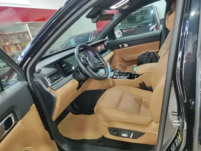 Li Auto ONE — Фото автомобиля 14