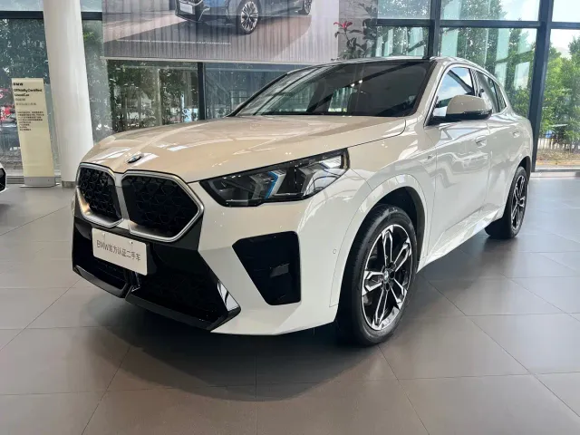 Фотография автомобиля — BMW X2