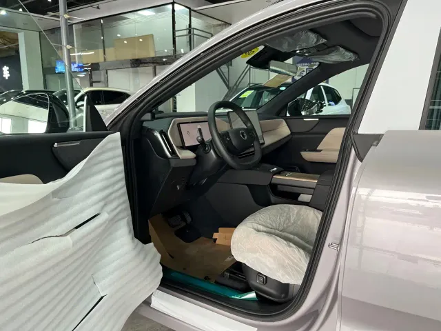 Volvo XC70 Plug-in Hybrid — Фото автомобиля 8