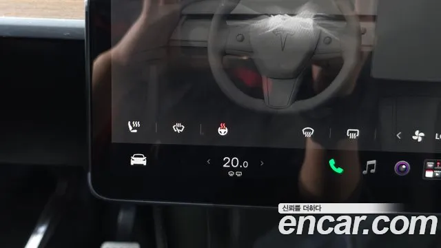 Tesla Model Y — Фото автомобиля 29
