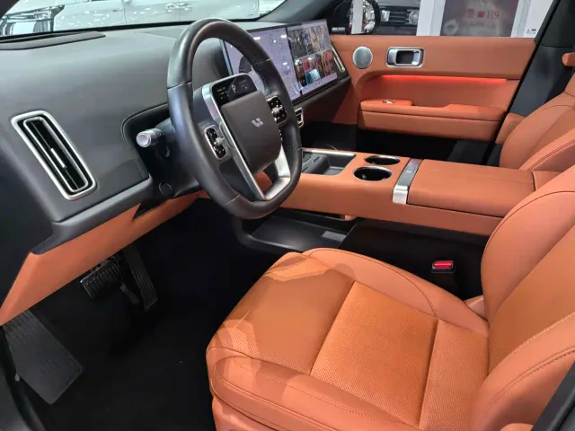 Li Auto L6 — Фото автомобиля 7