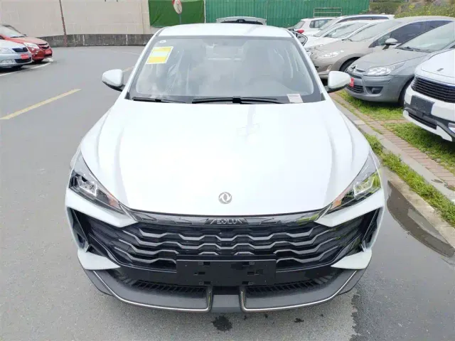 Dongfeng Yixuan — Фото автомобиля 2