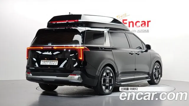 Kia Carnival Generation 4 — Фото автомобиля 2