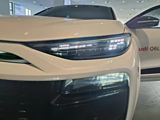 Audi Q6L e-tron — Фото автомобиля 11
