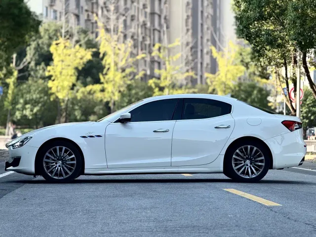 Maserati Ghibli — Фото автомобиля 3