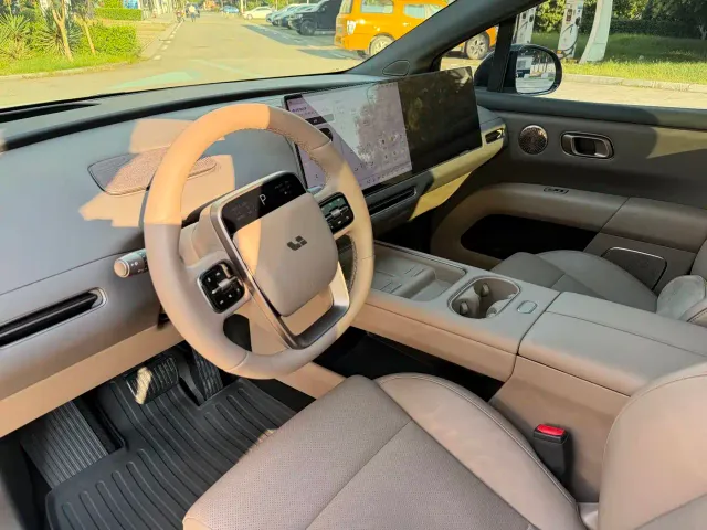 Li Auto i6 — Фото автомобиля 12