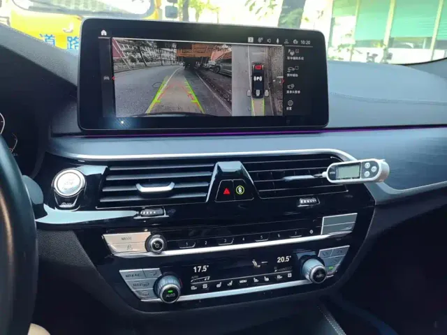 BMW 5 Series — Фото автомобиля 12